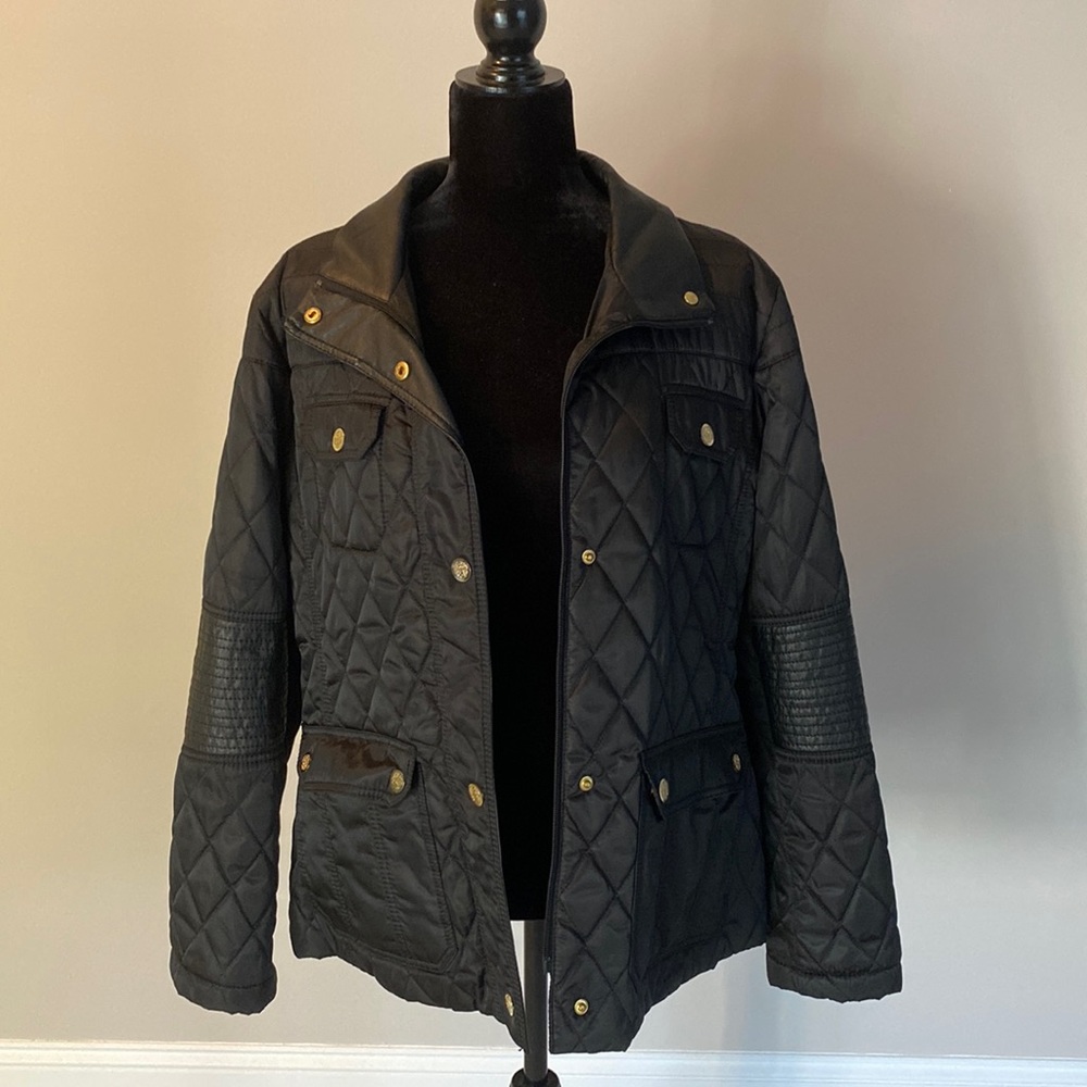 Vince Camuto quilted pattern jacket with faux leather details.
